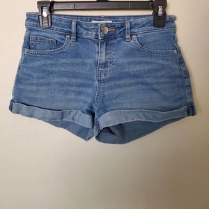 Fitted blue jean shorts